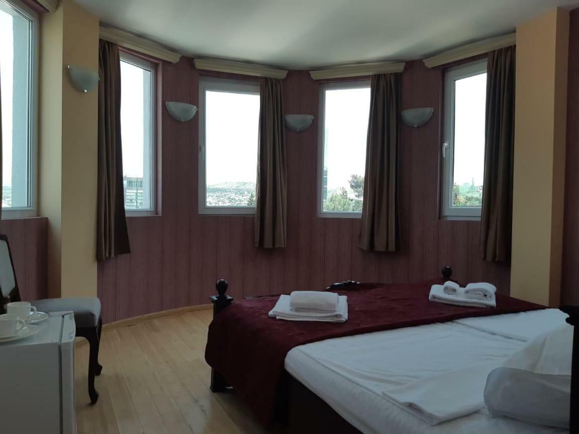 Twins Hotel Tbilisi Esterno foto