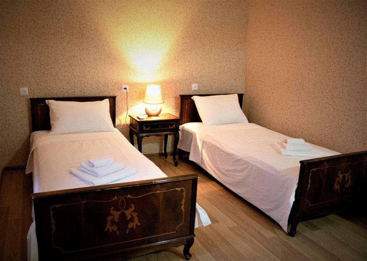 Twins Hotel Tbilisi Esterno foto